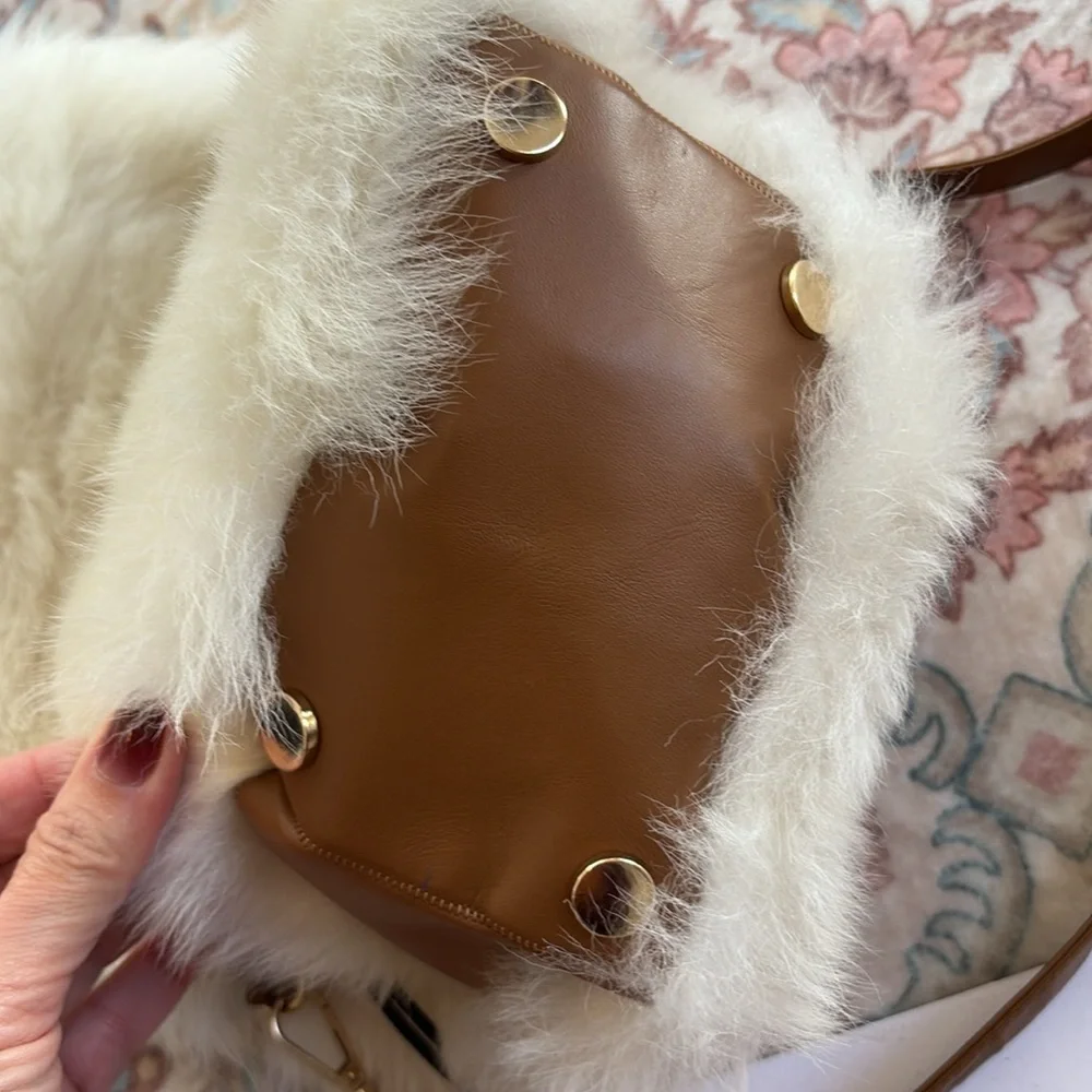 CARLISLE COLLECTION Genuine Shearling Fur Bag Leather Toscana $448 New NWT ivory - Picture 8 of 13